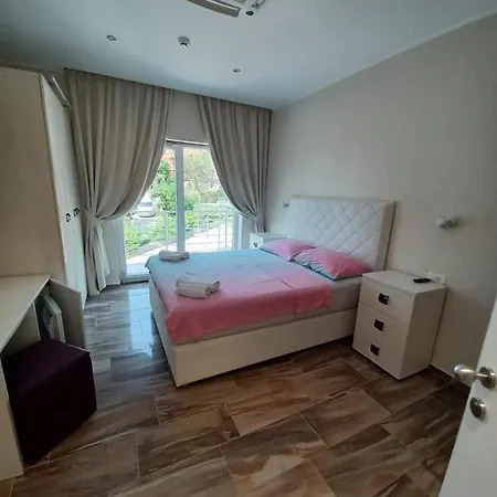 Manuela Guest house *